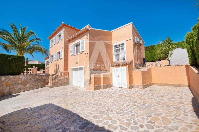 Foto 549e9e0f-3497-43a8-8c79-45660cc06310. Xalet amb xemeneia calefacció aparcament piscina a Calp