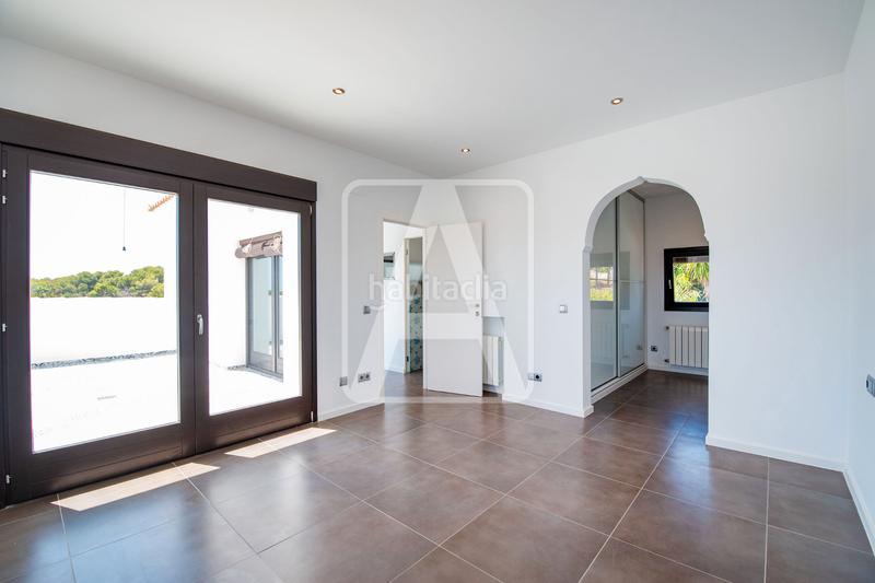 Foto e5b9a4db-fef9-48e9-bea4-605d5700fcbc. Chalet mit kamin heizung parking pool in Benimeit-Tabaira Moraira