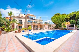 Chalet en La Caleta - La Calalga - Les Bassetes. Villa en venta en calpe, calalga