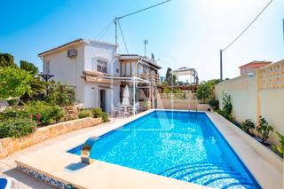 Chalet en Carrió - La Merced - Los Pinos. Villa en venta en calpe, los pinos