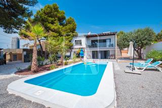 Chalet à Marisol Park - Ortembach - Los Almendros. Villa en venta en calpe, enchinent