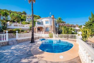 Chalet à Pinar de Advocat-Cometa. Villa en venta en moraira, benimeit