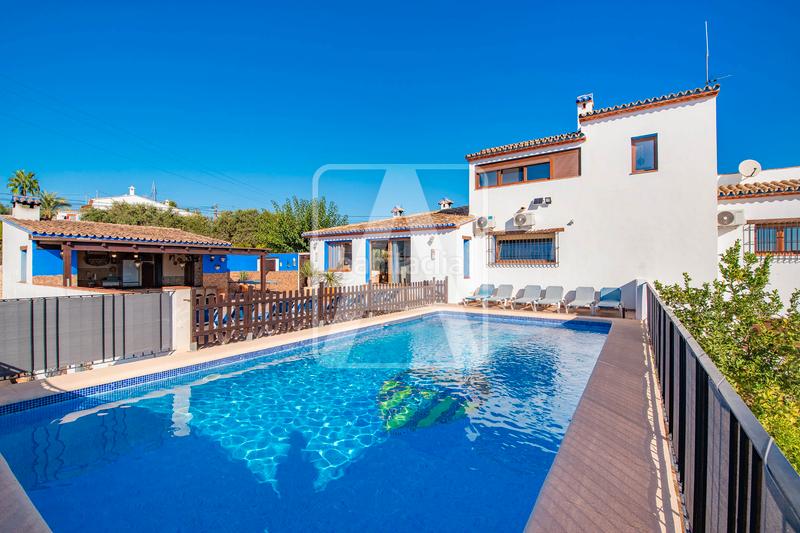 Foto 90dae22a-61e2-4a8a-b824-fbef52524dcb. Chalet in partida benimarco 20a in Moraira