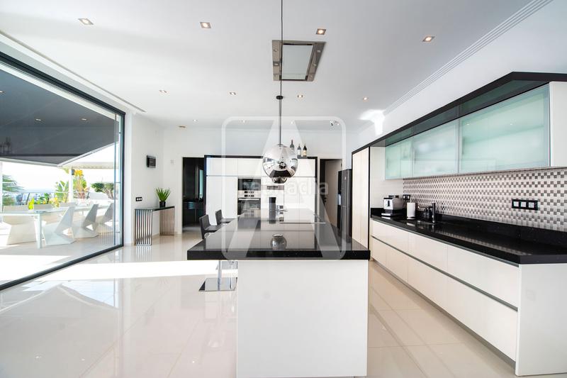 Foto 7bfcc19f-3e47-4926-9c92-f70bd3a56309. Chalet avec chauffage parking piscine dans Gran Sol Calp