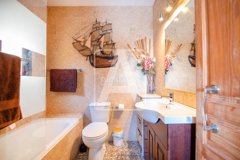 Foto 041ad5d5-56a8-4711-86a4-d7e4c0572833. Chalet with parking pool in La Fustera Benissa