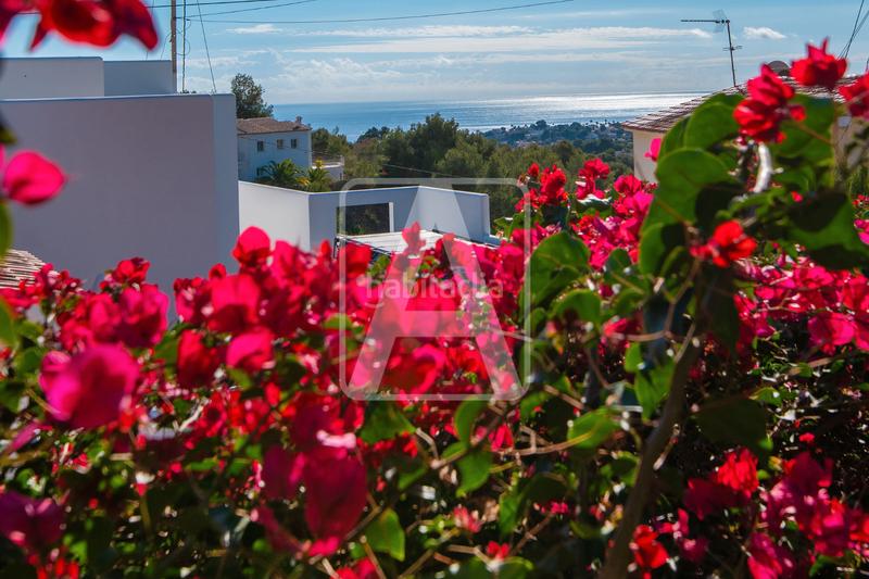 Foto 1d9198d3-896f-47b0-867b-1e7a92f05ced. Chalet with parking pool in La Fustera Benissa