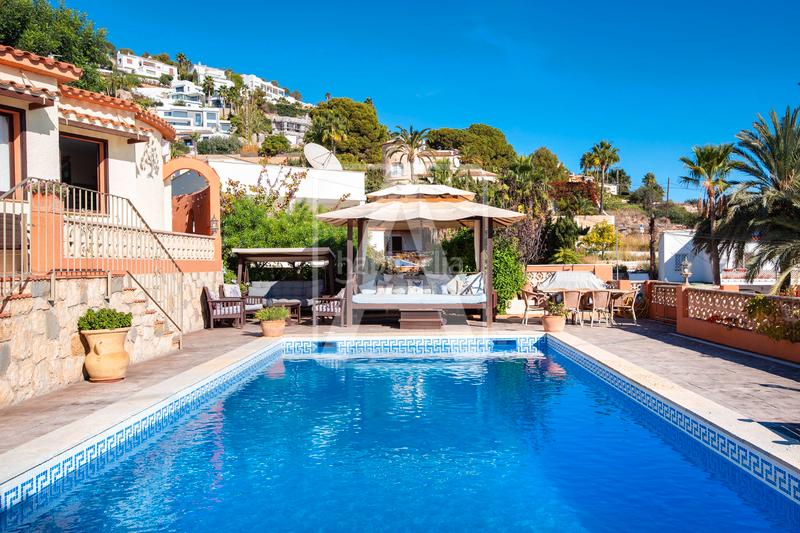 Foto 4c4413bf-246f-483e-b851-e3b6db9d92be. Chalet with parking pool in La Fustera Benissa