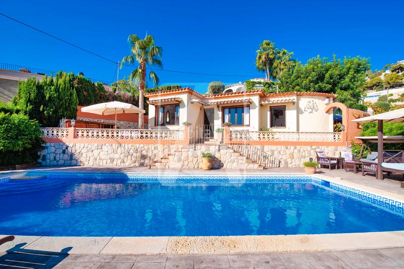 Foto 51c1a897-0cd9-4954-a8d3-ddfb07284cbc. Chalet with parking pool in La Fustera Benissa