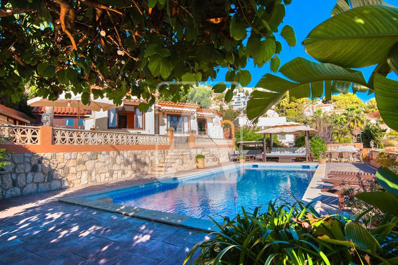 Foto 7483aa38-0a4c-418d-9ca2-acbbfdf139a9. Chalet with parking pool in La Fustera Benissa