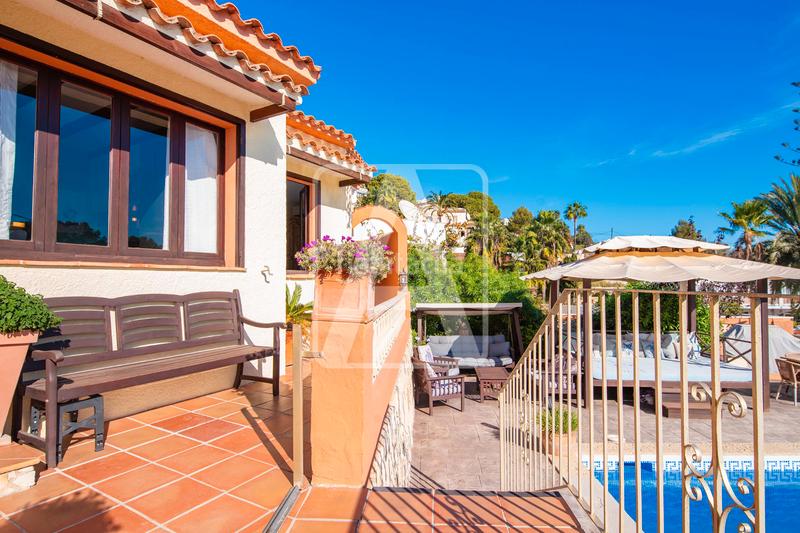 Foto 74868de1-c408-4344-8173-ec79b7eb095e. Chalet with parking pool in La Fustera Benissa