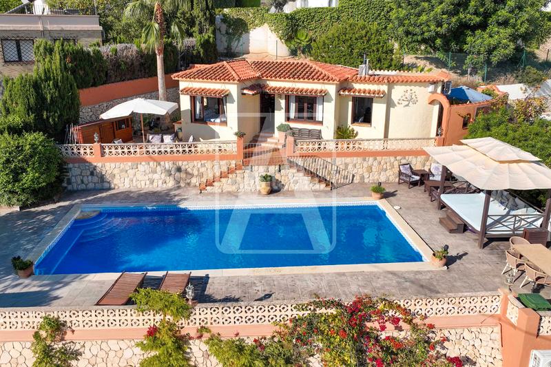 Foto 76e17b06-a4f1-4b22-bffe-cbe7f9dc4341. Chalet with parking pool in La Fustera Benissa