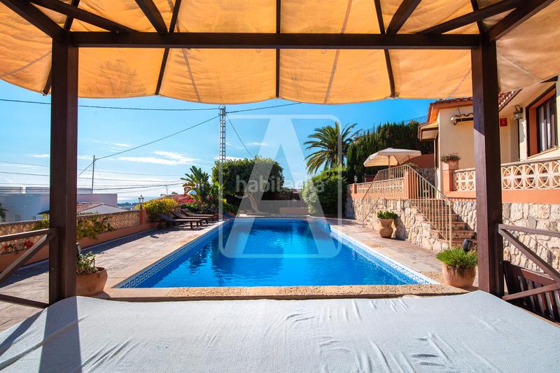 Foto ca74cf0c-6fe6-4ca2-ad99-56a27a7c57b3. Chalet with parking pool in La Fustera Benissa