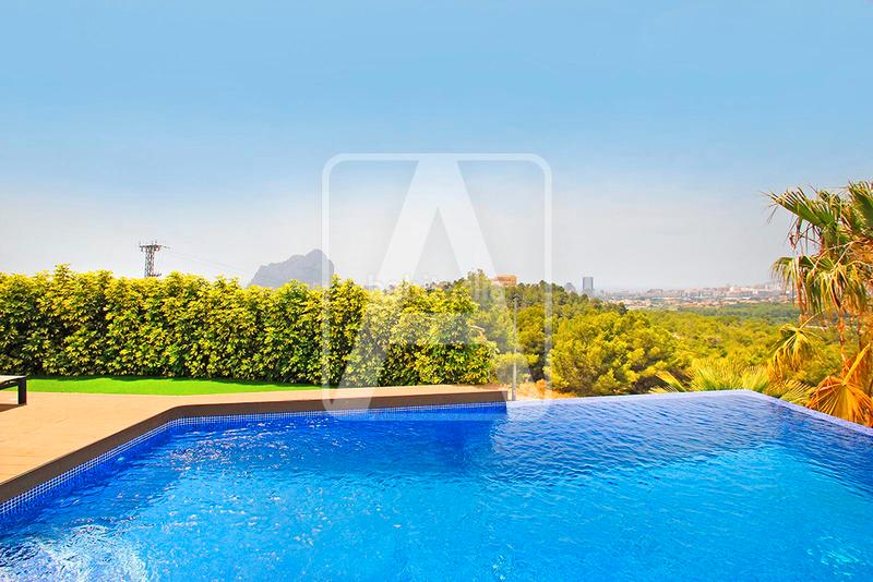 Foto 457c5b23-73f0-4fb3-821a-124d04679d57. Chalet villa en venta e, Cometa en Cometa Calp