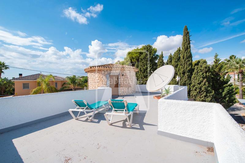 Foto 2bbc66a6-2b91-4724-ac90-62977afff716. Chalet con camino riscaldamento parcheggio piscina in Calp