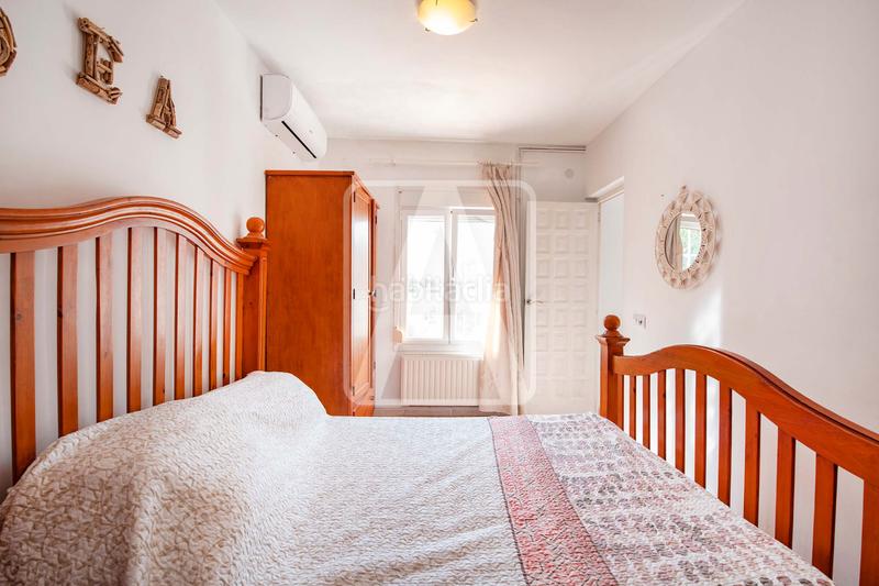 Foto 4beb515d-3485-4c71-86eb-f0cf4bacbcec. Chalet con camino riscaldamento parcheggio piscina in Calp