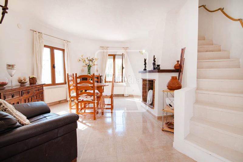 Foto 9bea1f94-7088-4a64-9e12-0e4dd3c9f194. Chalet con camino riscaldamento parcheggio piscina in Calp