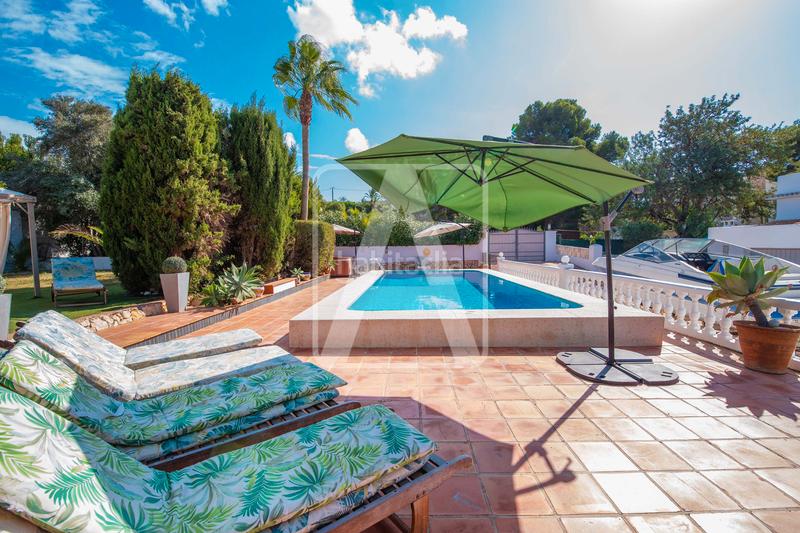 Foto bf6b6e96-7314-4852-8249-5eaf186d4da5. Chalet con camino riscaldamento parcheggio piscina in Calp