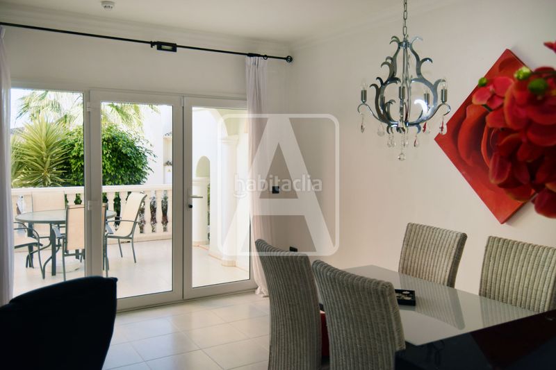 Foto ad108a02-335d-4541-a0a5-66e93187e06e. Apartament amb aparcament piscina a La Fustera Benissa