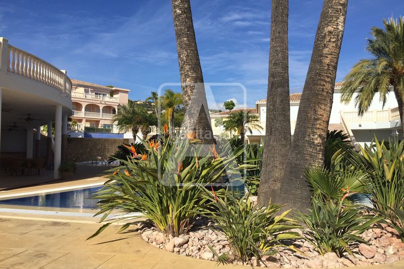 Foto d606e894-041f-44fb-990a-5e616426f6d0. Apartament amb aparcament piscina a La Fustera Benissa