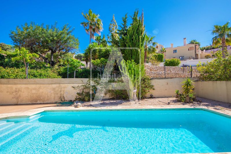 Foto 809f7313-f2f0-4132-851e-927ac6b942ed. Xalet amb calefacció aparcament piscina a La Viña-Montemar-San Jaime Benissa