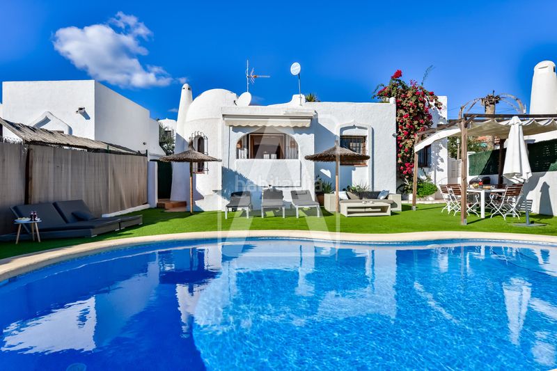 Foto a557a8f6-a348-4e1f-a35e-f4154a2a494b. Xalet amb calefacció aparcament piscina a Cometa Calp