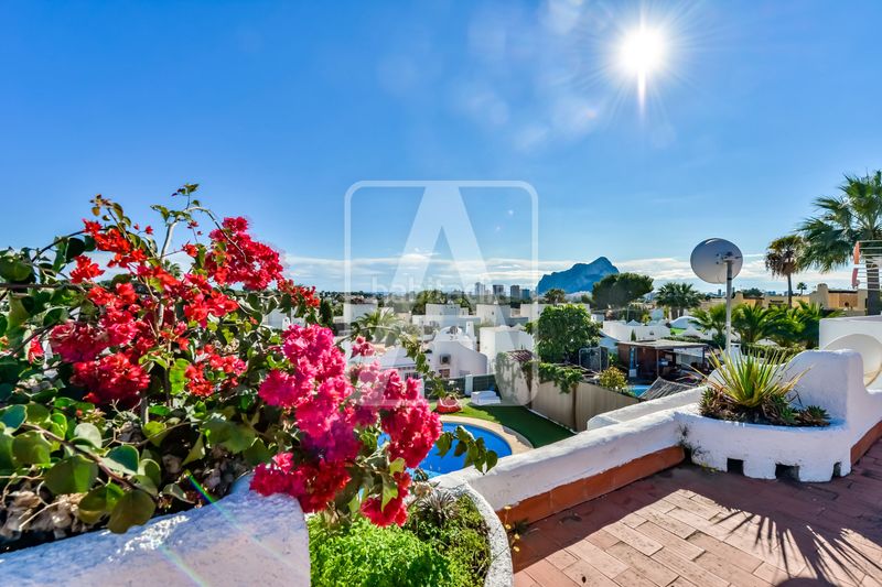 Foto f4a1b2a9-d2f5-46c6-a16c-7da58cbe27e2. Xalet amb calefacció aparcament piscina a Cometa Calp