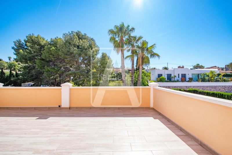 Foto 175f6c68-90c0-4cf0-ab4b-145b35075677. Casa adossada amb calefacció aparcament piscina a Calp