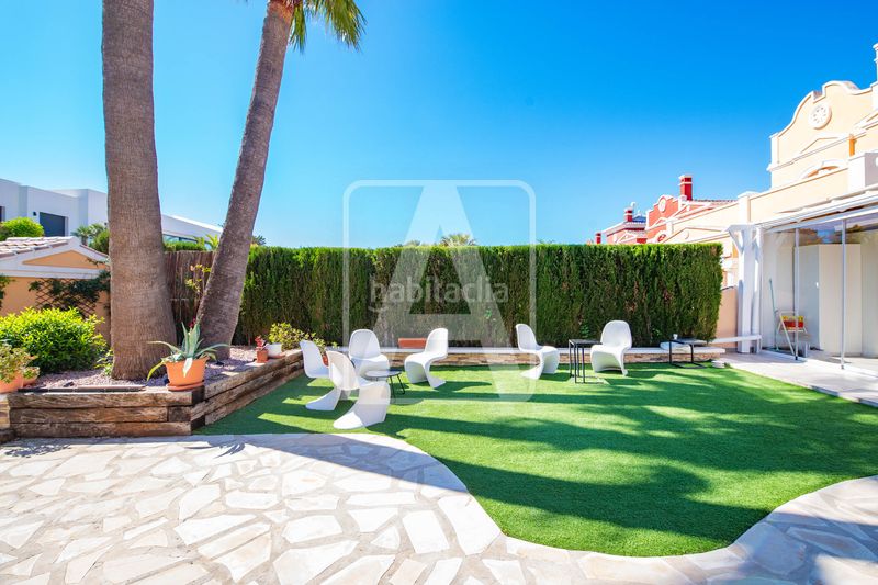 Foto 3722fb52-44d9-4607-a26d-310e569f4bb3. Casa adossada amb calefacció aparcament piscina a Calp