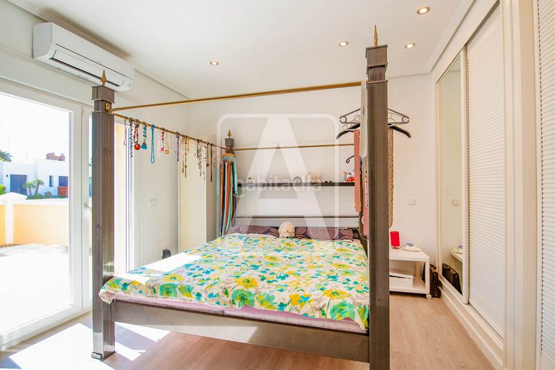 Foto 8e781cd2-3982-4235-8272-386f405bb4ab. Casa adossada amb calefacció aparcament piscina a Calp