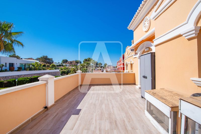 Foto f5a653b2-d577-47a7-9907-7e64ffe00a4b. Casa adossada amb calefacció aparcament piscina a Calp