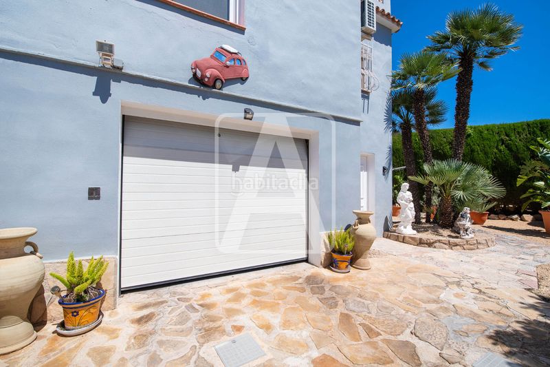 Foto aa504232-b6fb-48c7-9578-b6e66044bd42. Xalet amb xemeneia calefacció aparcament piscina a Calp