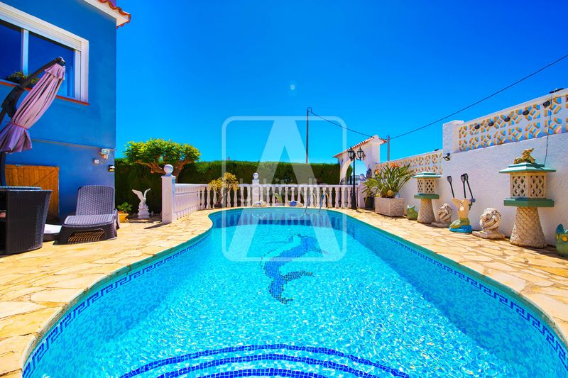 Foto f733c85f-6655-4520-8f89-77f57828407e. Xalet amb xemeneia calefacció aparcament piscina a Calp