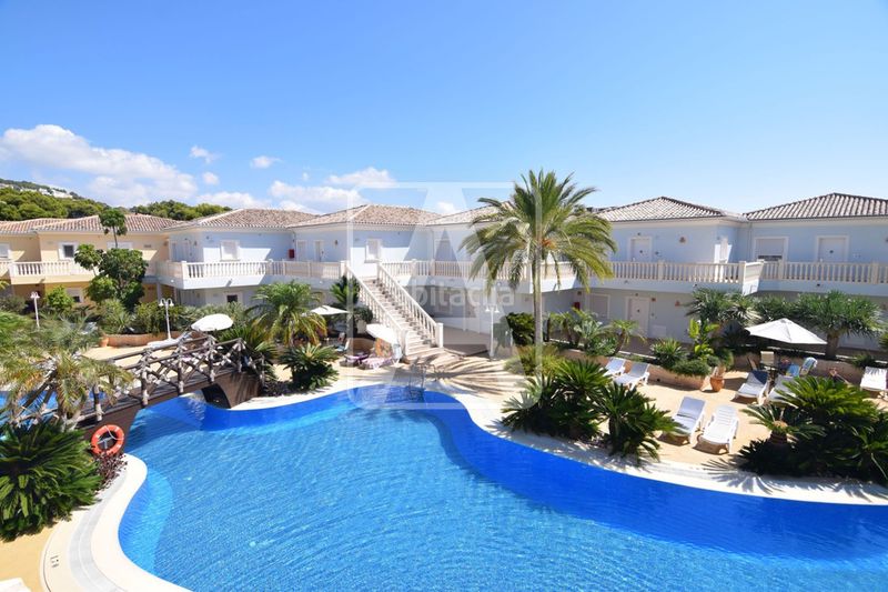 Foto 20add0b1-0934-4850-8db1-66b3d3ca3f87. Apartament amb calefacció piscina a La Fustera Benissa