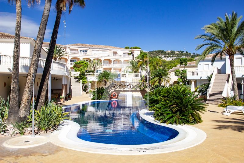 Foto 5bdb3dbf-f281-4a15-b268-66c807fe6767. Apartament amb calefacció piscina a La Fustera Benissa