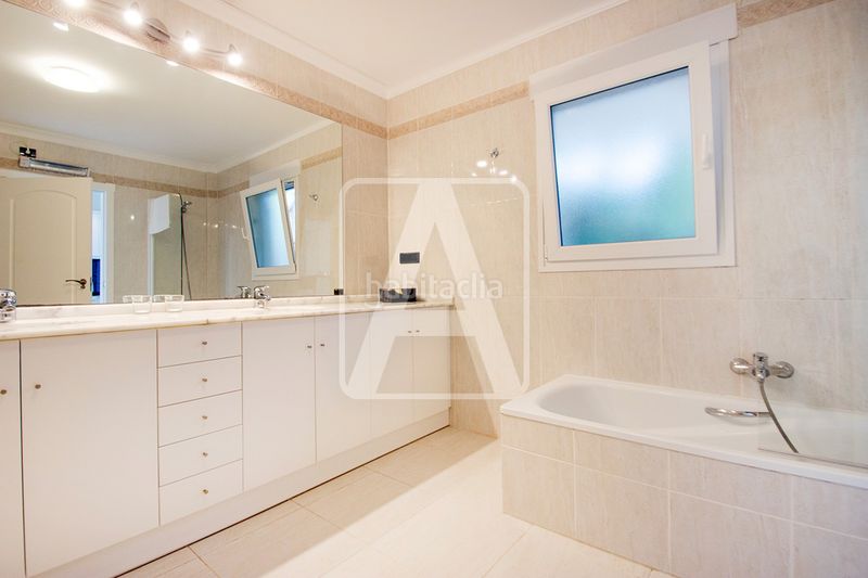 Foto 932731b0-17c2-44e6-9f47-e863bb025b64. Apartament amb calefacció piscina a La Fustera Benissa