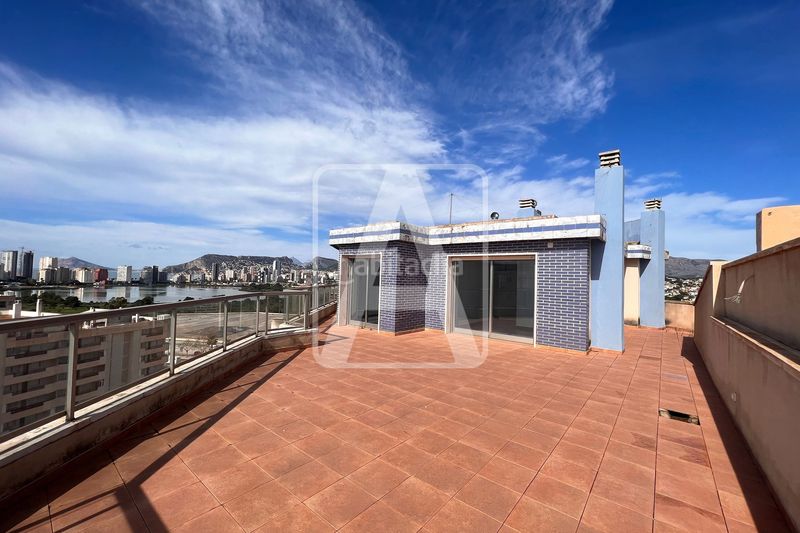 Foto e8dd000c-9549-45de-abfe-47f861c73a16. Apartament amb aparcament piscina a Zona Levante - Playa Fossa Calp