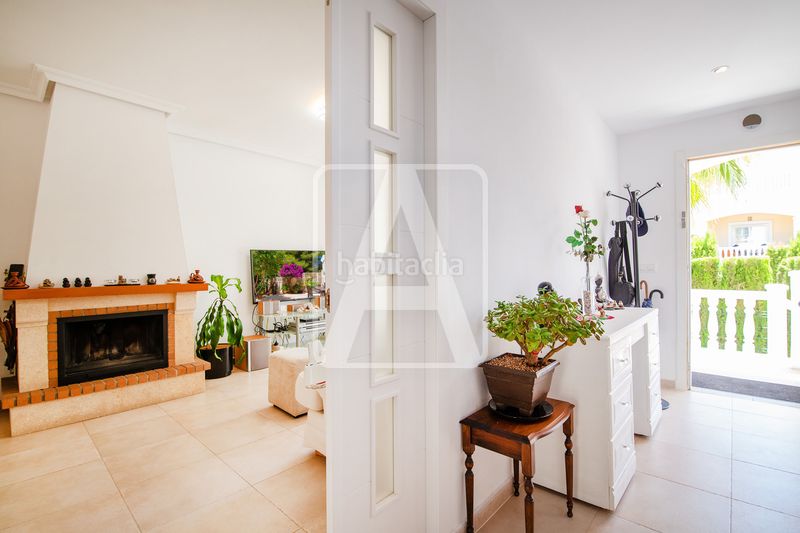 Foto f70f9d27-2ead-4acd-9eb7-9dfabd169a5a. Casa adossada amb calefacció aparcament piscina a Calp