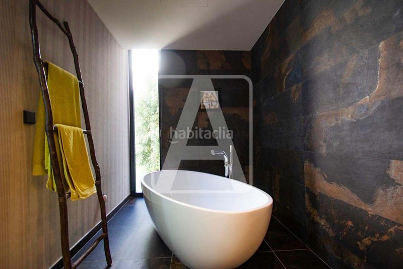Foto a9a5df84-8d41-4c6c-b91a-c389439fcbb5. Xalet amb calefacció aparcament piscina a Altea hills Altea