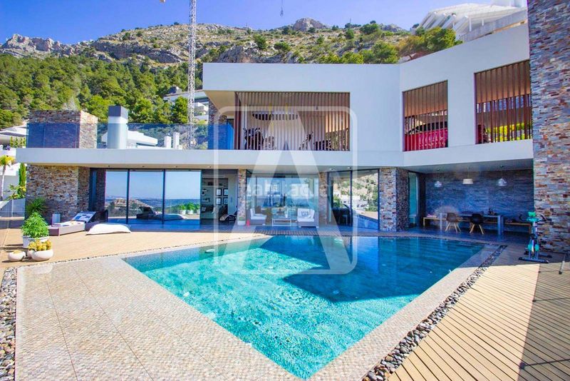 Foto ca2d9618-e278-4ca2-8389-2fed798294e9. Xalet amb calefacció aparcament piscina a Altea hills Altea