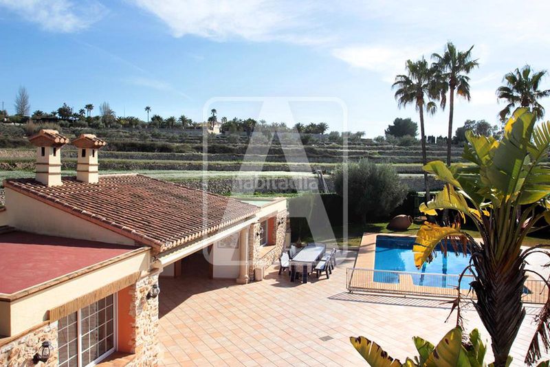 Foto 1e690e25-3eef-4c29-b589-b9a61853db86. Masia amb calefacció aparcament piscina a Moraira