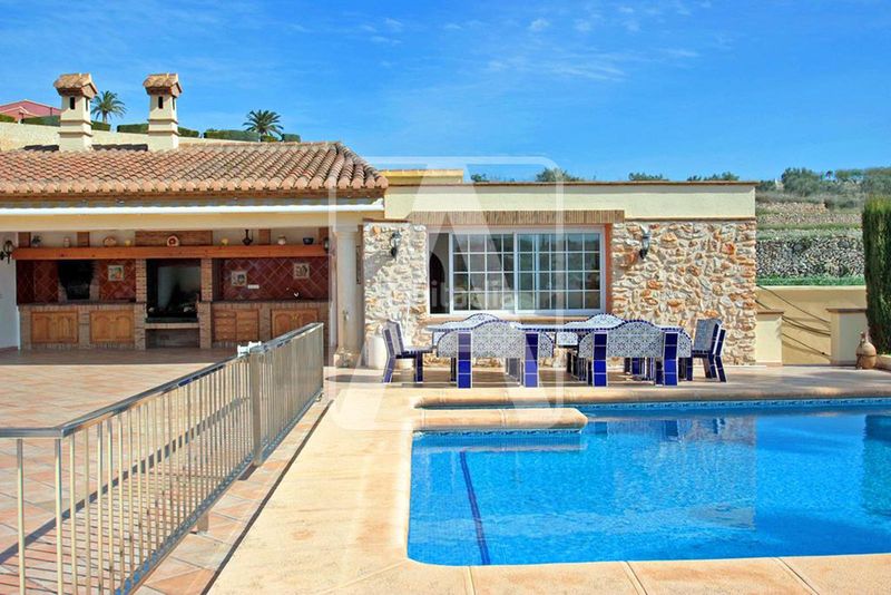 Foto c8f85add-c758-473f-9888-aa0c92383f86. Masia amb calefacció aparcament piscina a Moraira