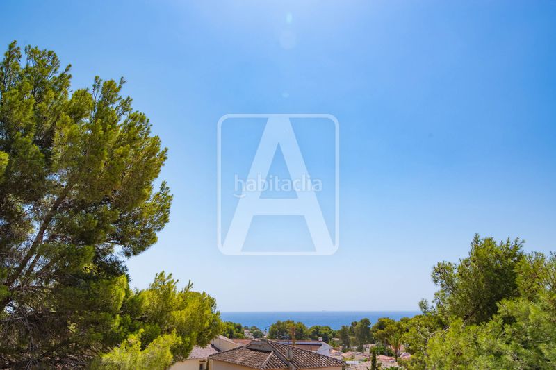 Foto 202ad846-d974-4305-a584-7a02cb393b72. Chalet en La Fustera Benissa