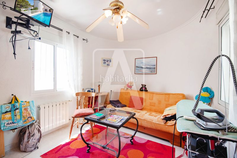 Foto b69451aa-6f8c-4c89-b011-bfcb23d56051. Chalet en La Fustera Benissa