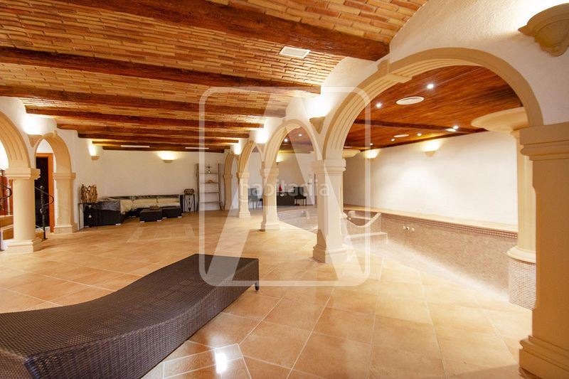 Foto b33be211-b975-465c-8937-e67bee162a3d. Xalet amb calefacció aparcament piscina a La Fustera Benissa