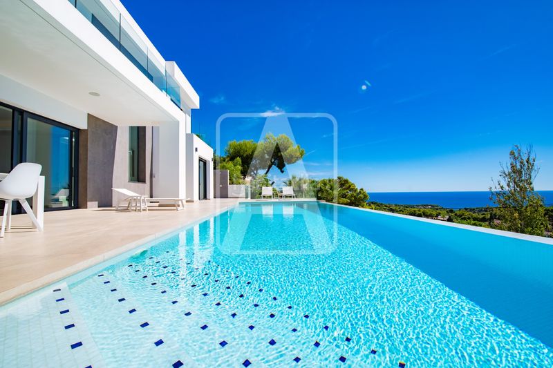 Foto f88ddb84-fe21-4989-ae04-831b3745de3b. Xalet amb calefacció aparcament piscina a La Fustera Benissa