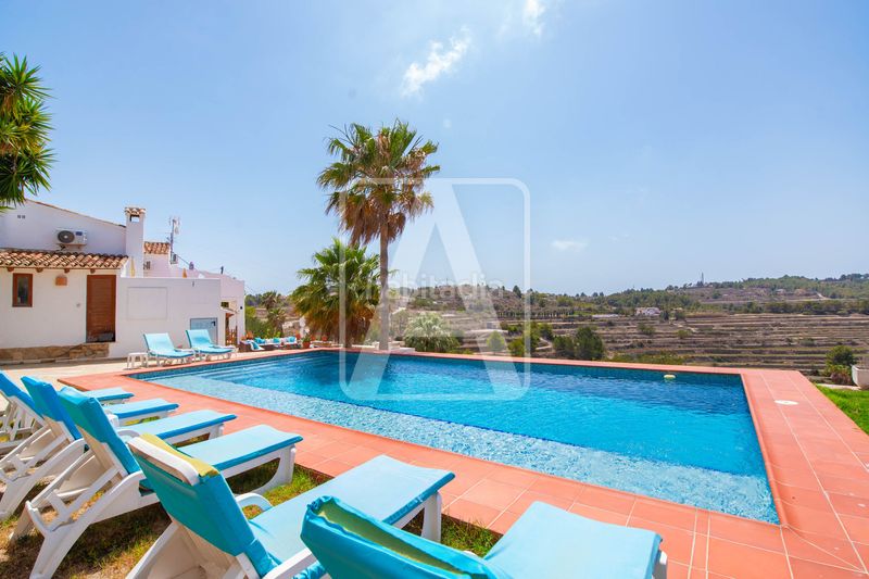 Foto c5a89b0d-a58c-40c7-8dc9-5ff2a7f07192. Masia amb calefacció aparcament piscina a Benissa pueblo Benissa