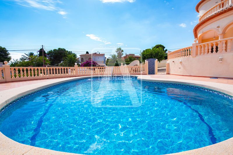 Foto 420efa03-f06b-424d-8ef5-aebfbfe79cad. Xalet amb calefacció aparcament piscina a La Fustera Benissa