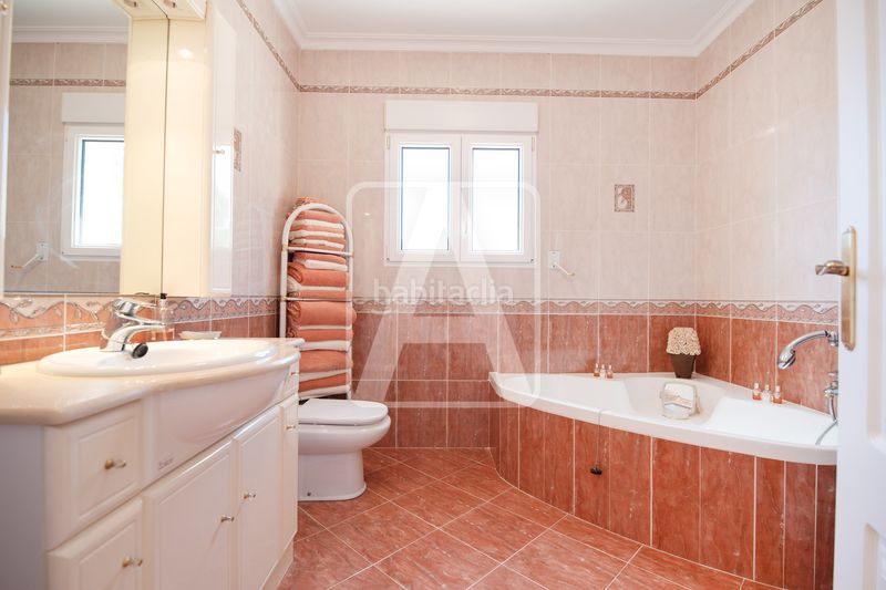 Foto 7259a247-ce7d-4120-84a0-f8f835b5460e. Xalet amb calefacció aparcament piscina a La Fustera Benissa
