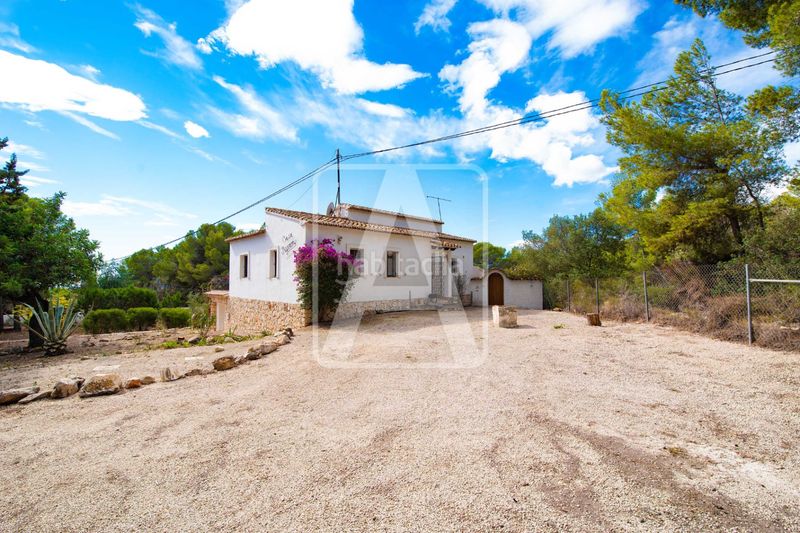 Foto ceda75f9-70e8-4459-8985-aa0f9daba1ff. Xalet amb aparcament a Cala Advocat-Baladrar Benissa