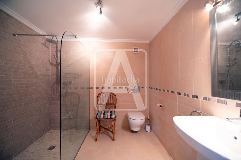 Foto a44453e6-ad1c-435a-a3f7-819db40506a6. Xalet amb calefacció aparcament piscina a La Fustera Benissa